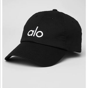 ALO Yoga off-duty black cap white logo